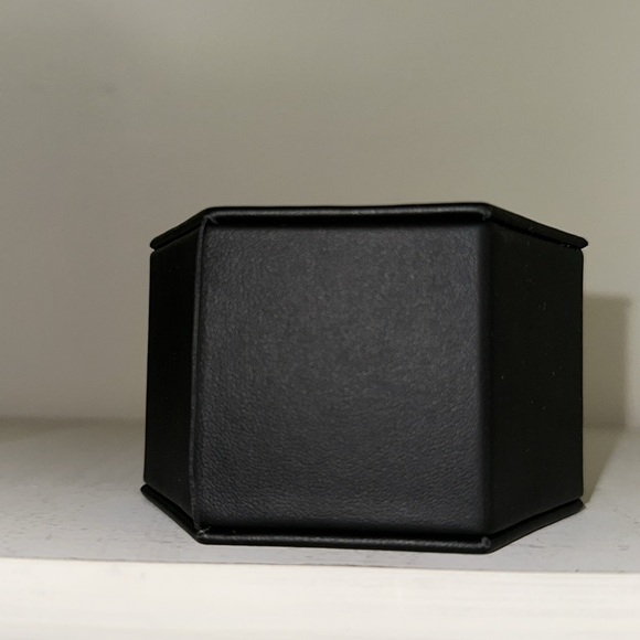 Black Photo Props - Picture 5 of 6